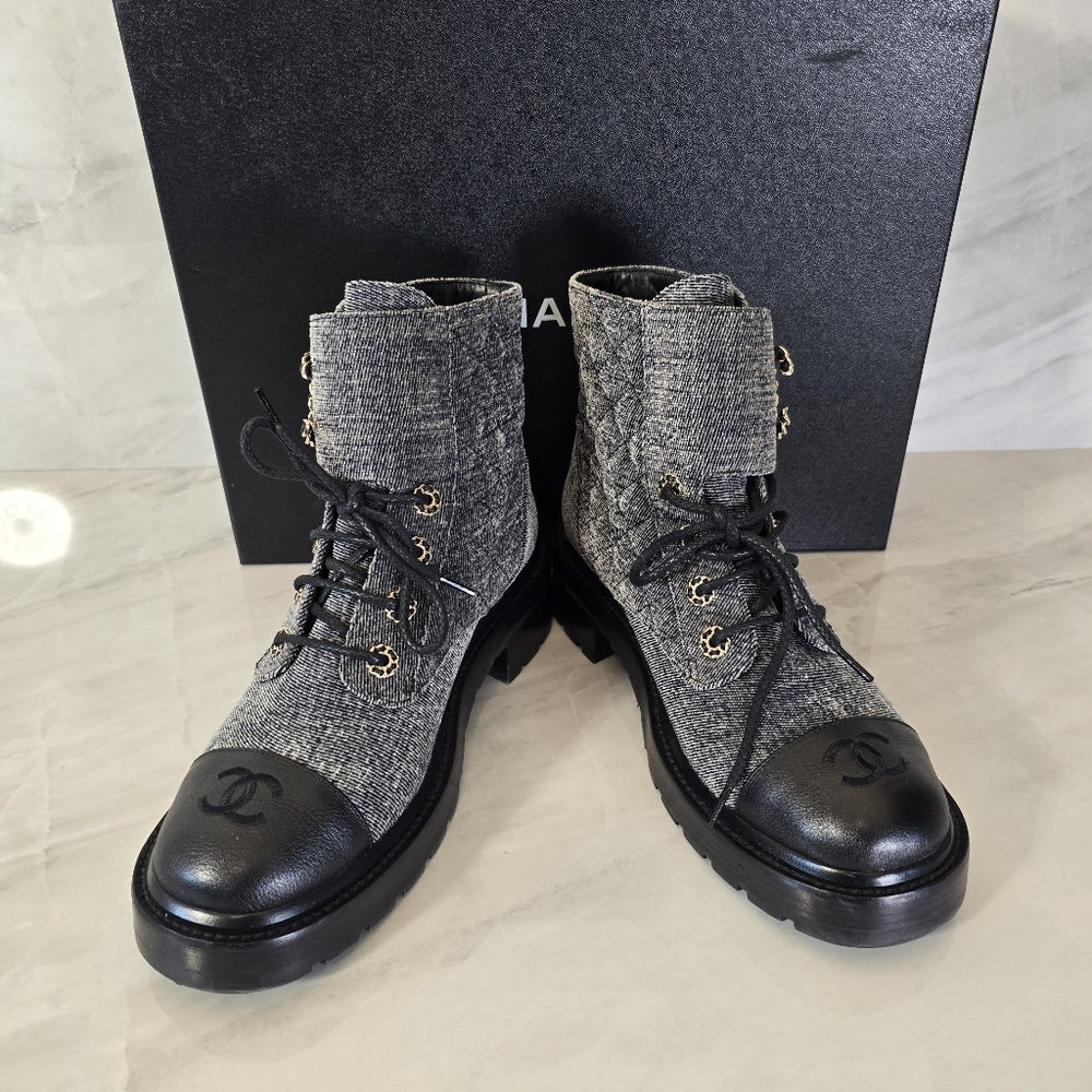 🔥RARE🔥 Chanel CC Velvet Boots - Picture 11 of 13